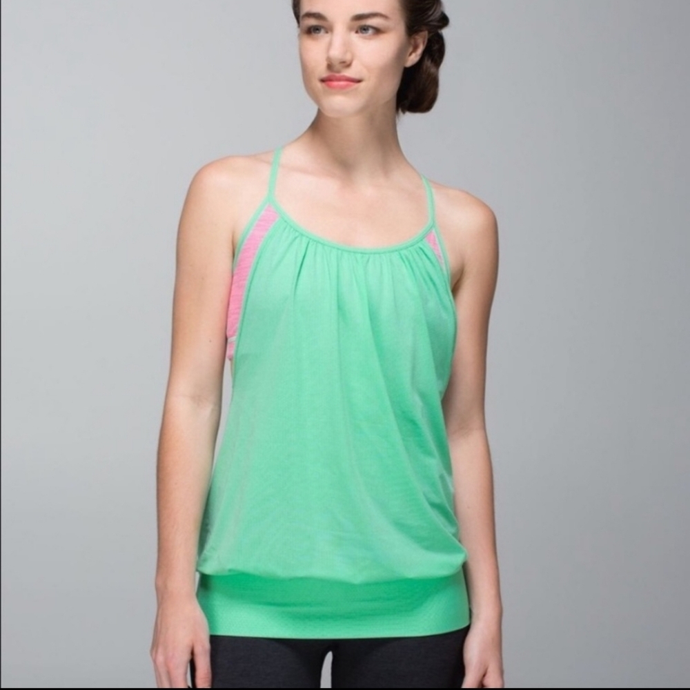 Lululemon No Limits Workout Tank w Built-In Bra Teal & Pink Size 4 Has Flaw